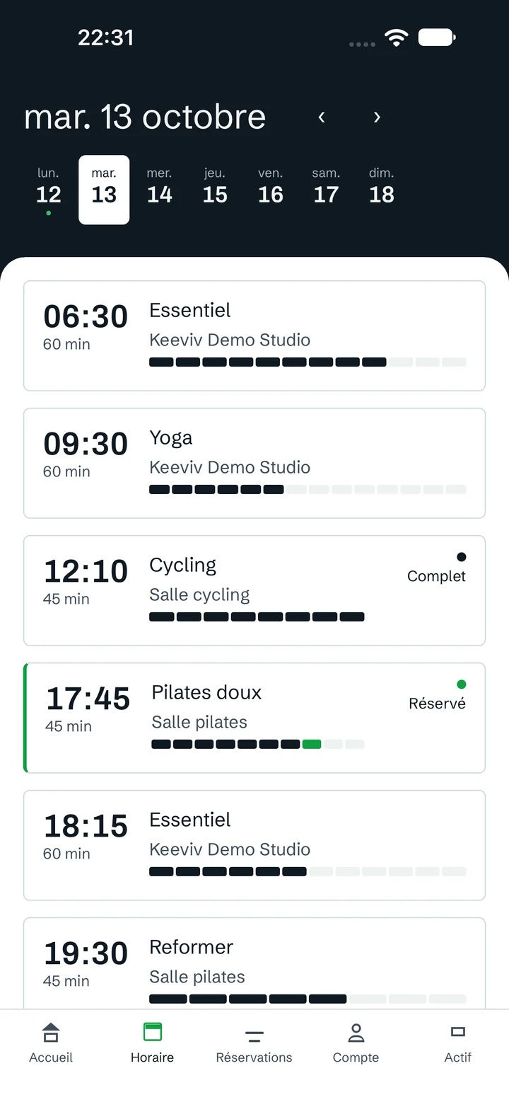 Horaire Keeviv sur iPhone : la journée, les cours, les places. L’application Android est la même ; cette photo est celle de l’iPhone.